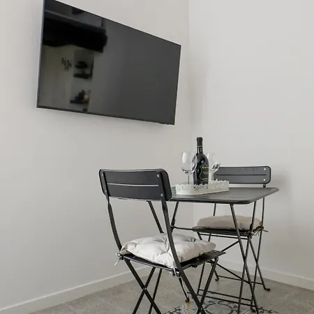 Raffaella Paola Apartment *