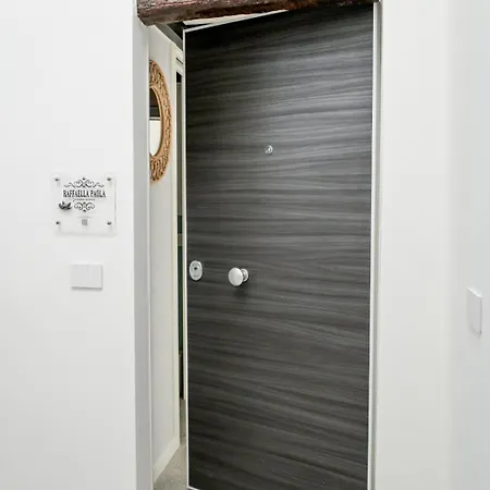 Raffaella Paola Διαμέρισμα *